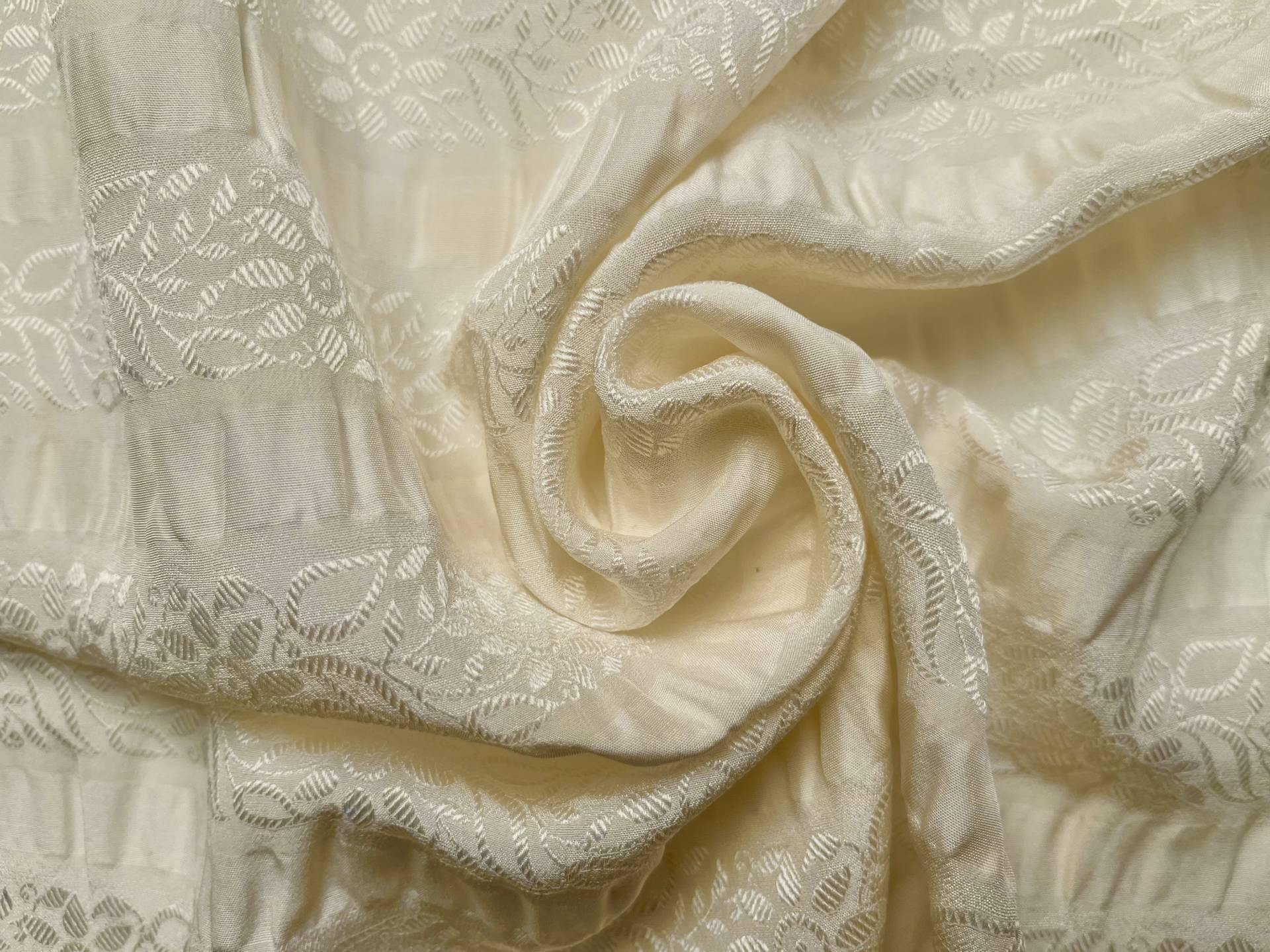 Silk Seersucker Jacquard in Off White