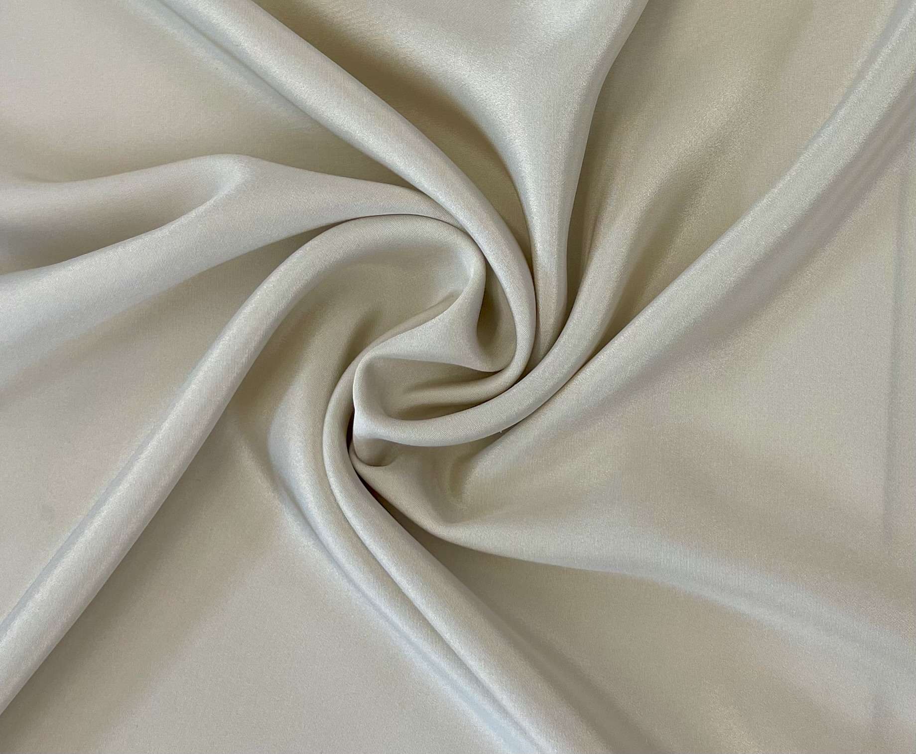 4 PLY SILK CREPE (40 MOMME) IN LIGHT BEIGE
