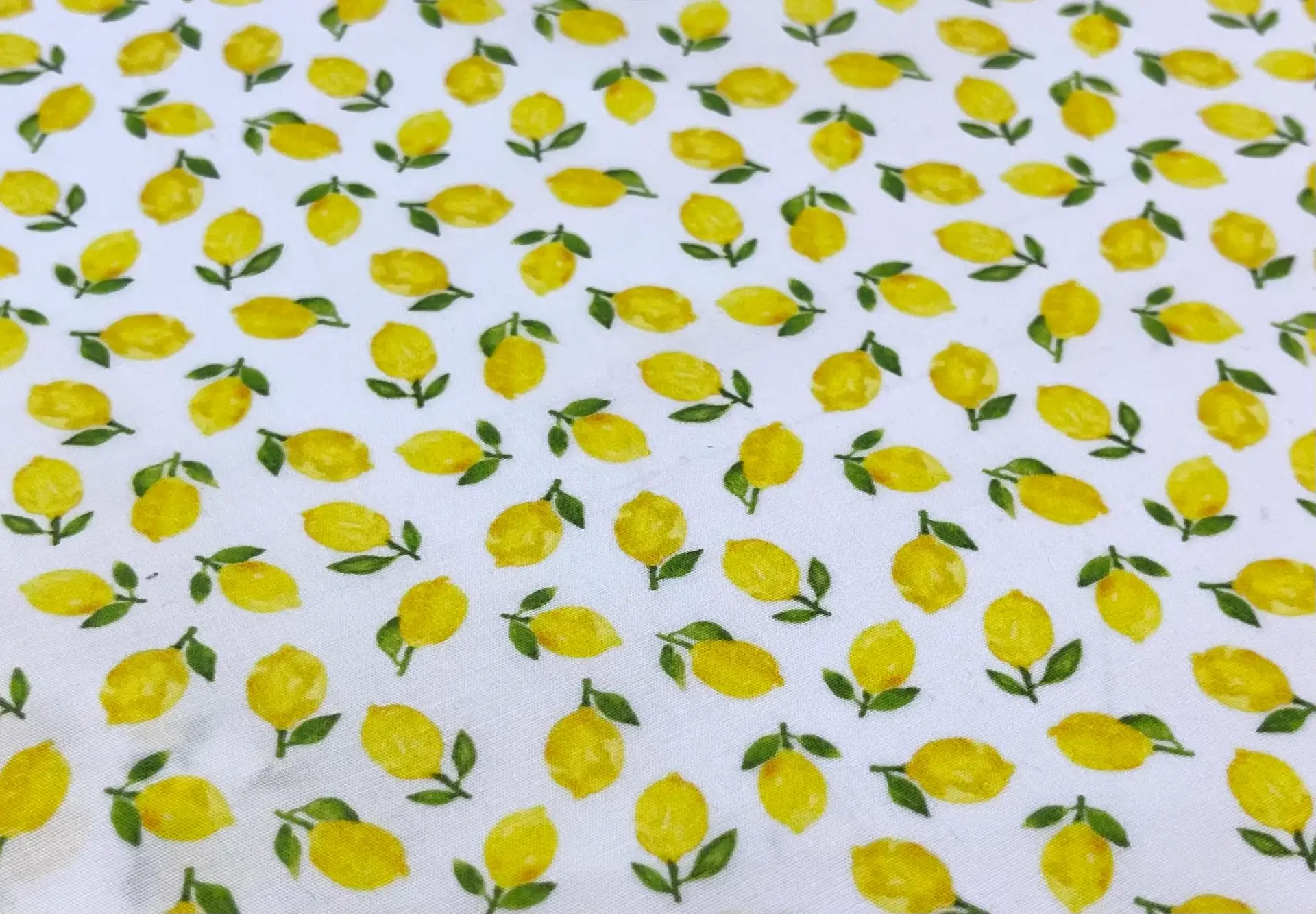Stretch Cotton Broadcloth Lemon Print in Yellow