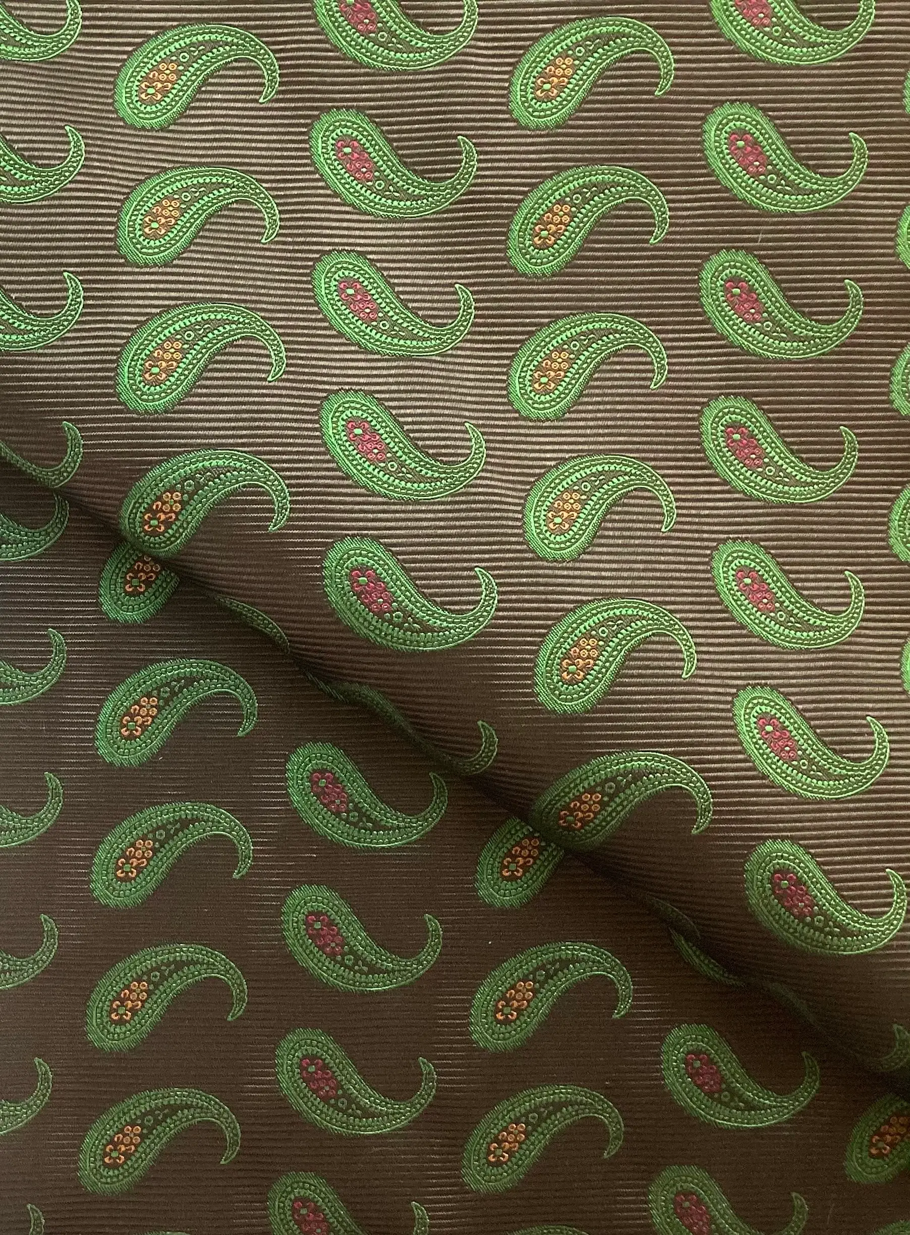 MADE IN ENGLAND 100% SILK BROCADE