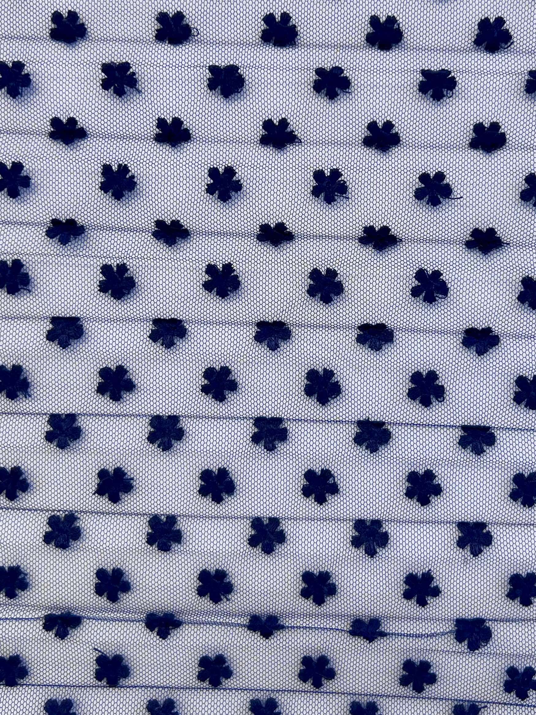 Embroidered Pleated Tulle of Daisy on Navy Ground