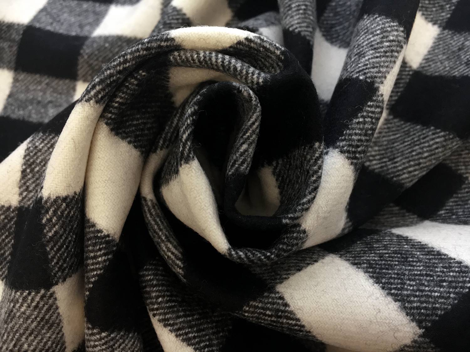 Italian Virgin Wool Shepherds Check 1