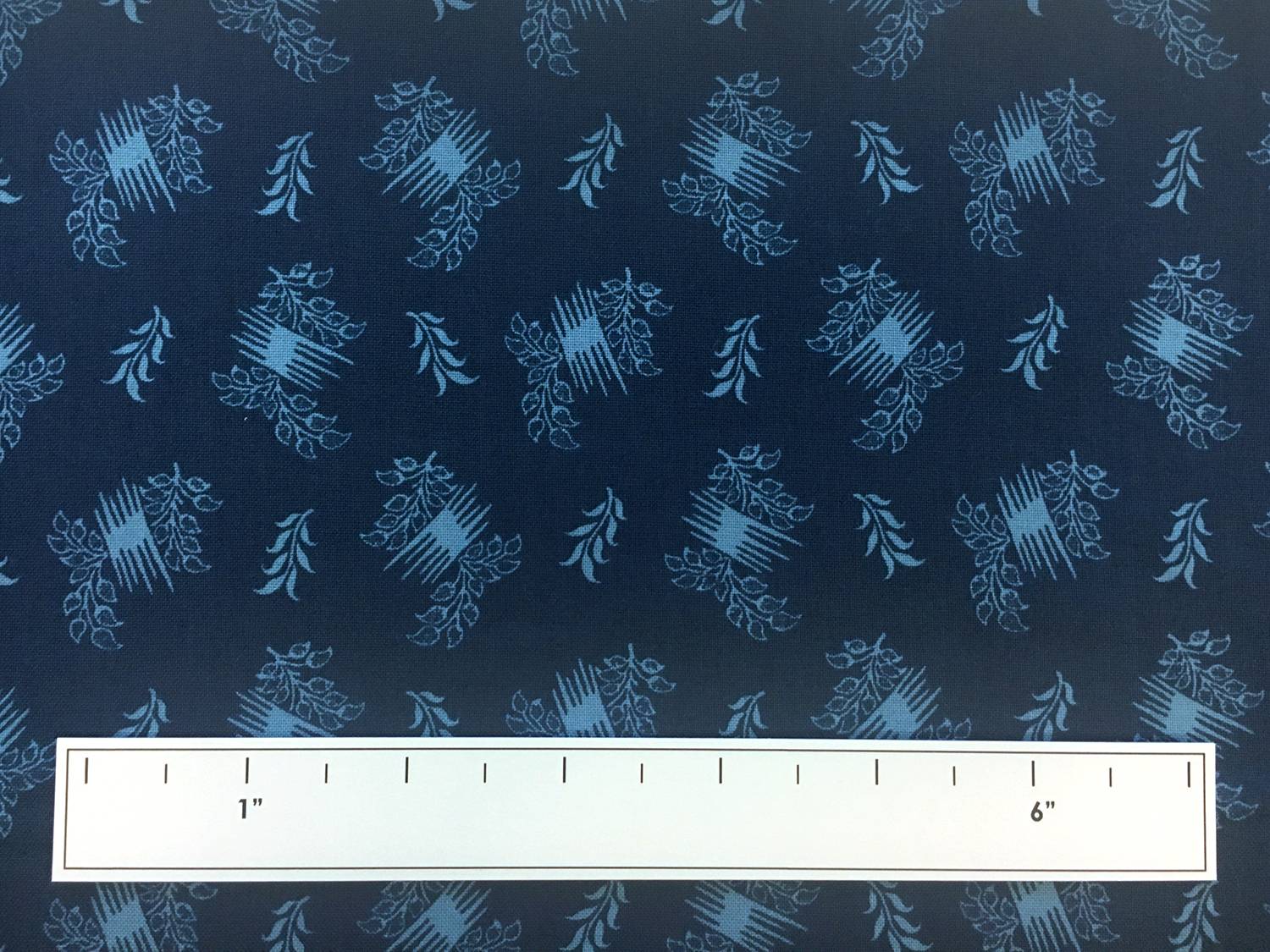 Cotton Broadcloth Decorative Leaves Print2