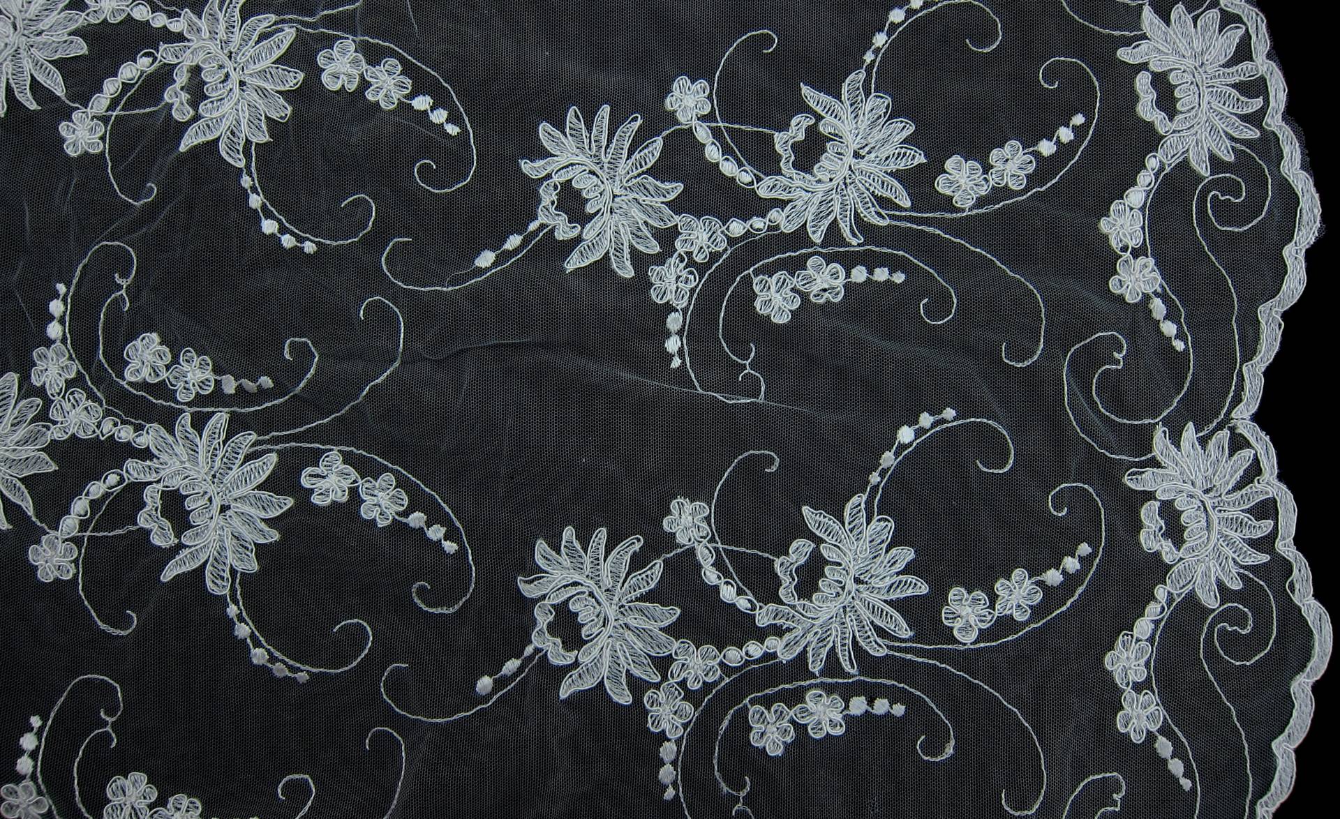 Embroidered Illusion0