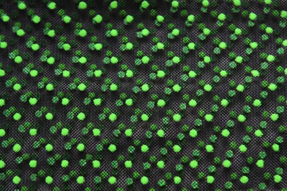 Flocked Dots on Illusion2