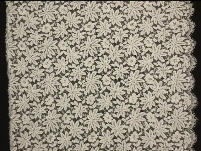 Beaded Metallic Chantilly Lace3