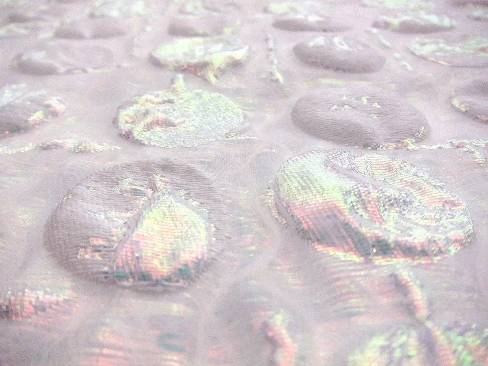 Opalescent Cloqué0