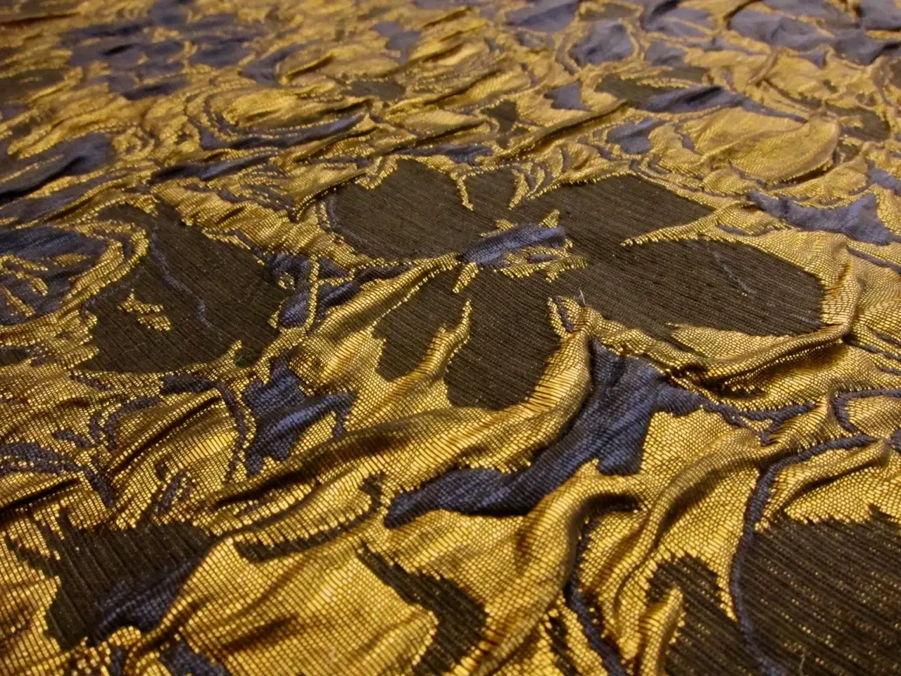Metallic Cloqué2