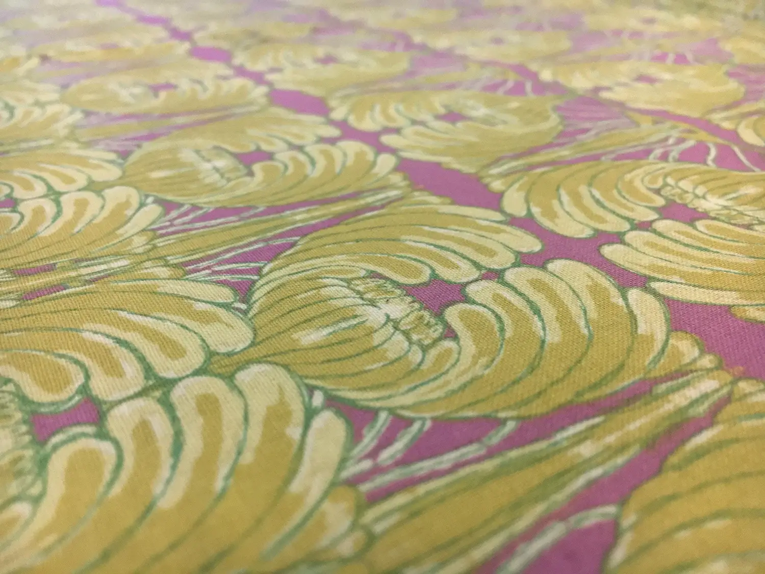 Cotton Broadcloth Mirroring Filigree Print2