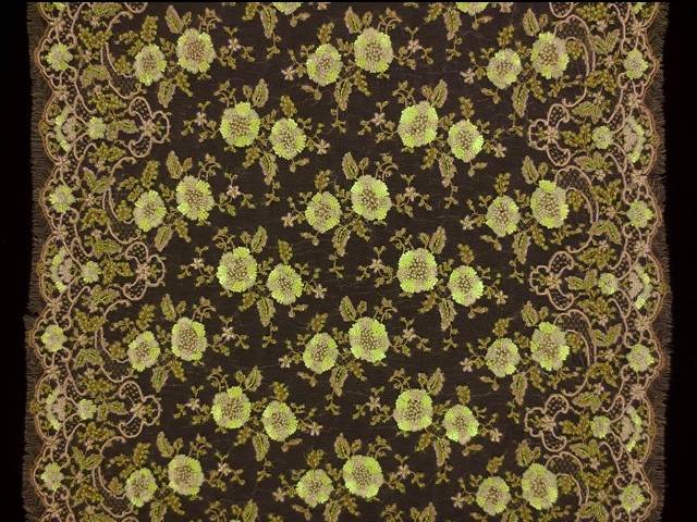 Beaded Metallic Chantilly Lace3