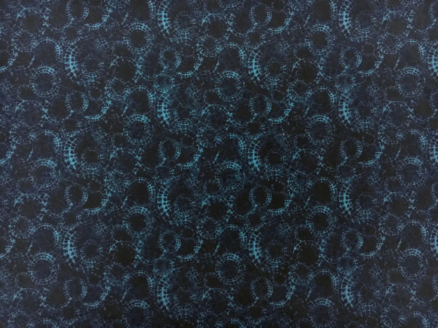 Cotton Broadcloth Print With Spiderwebs Motif0