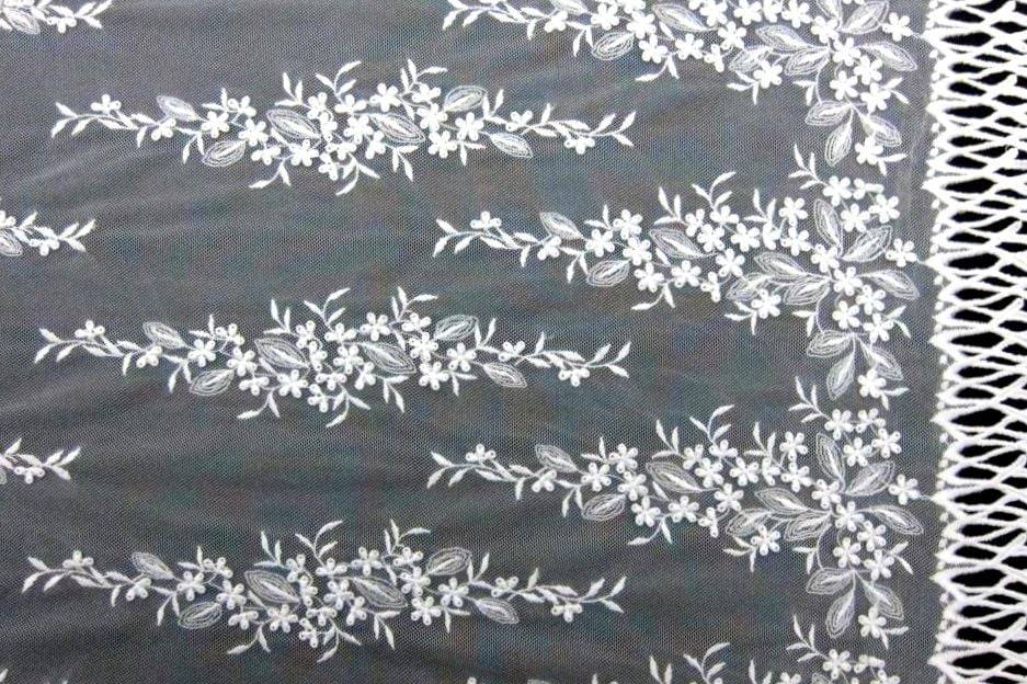 Embroidered Illusion0