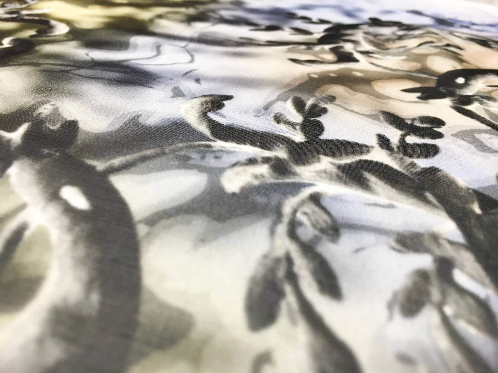 Printed Silk Chiffon with Large Leaves and Filigree4