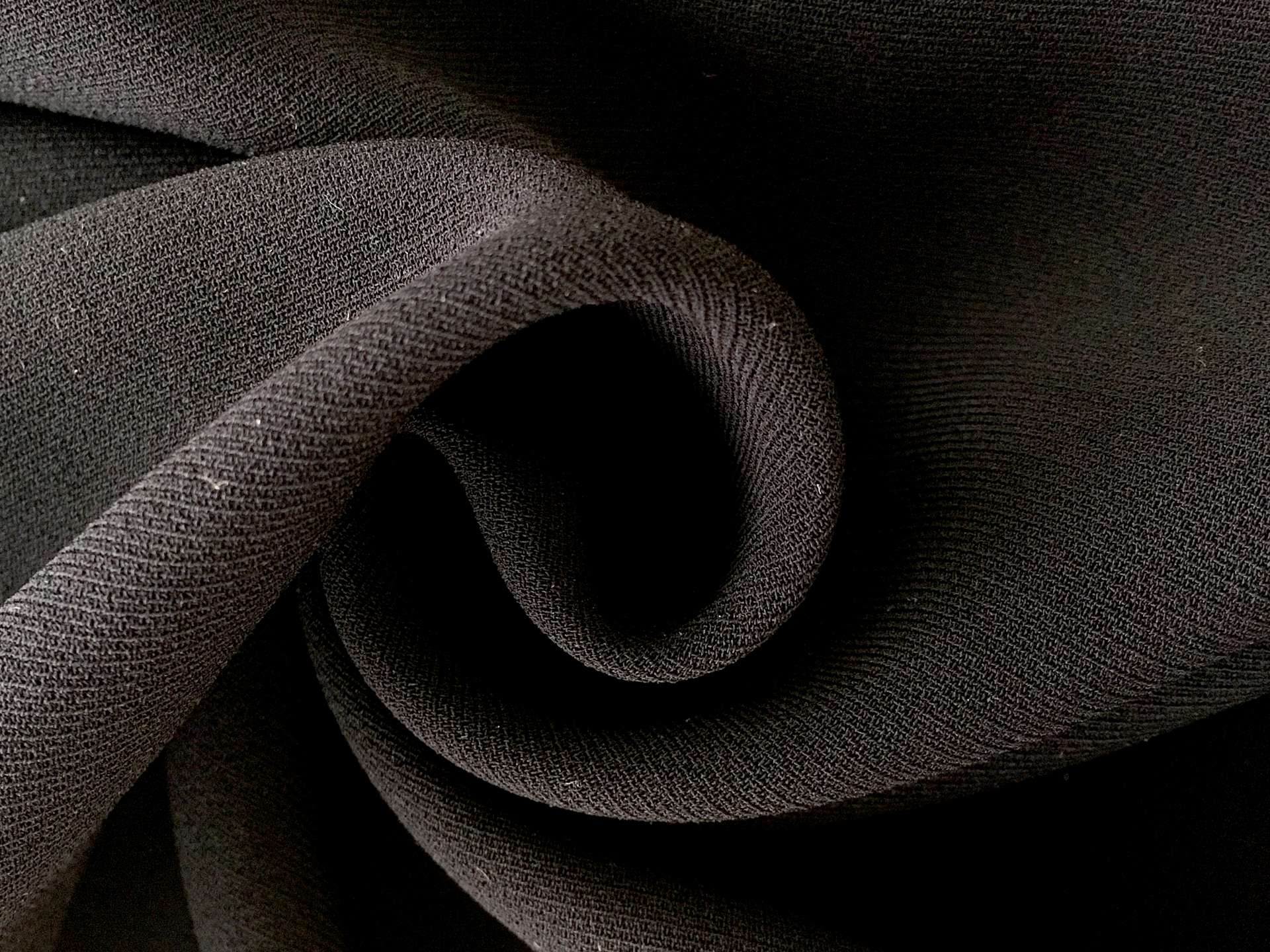 Sponge Crepe in Dark Grey0