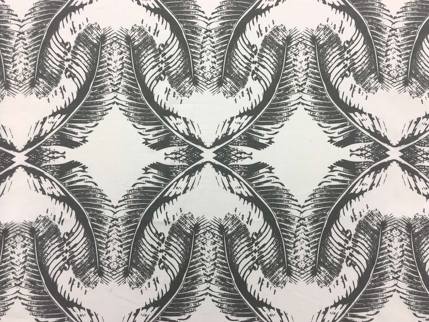 Linen With Large Feather Print0