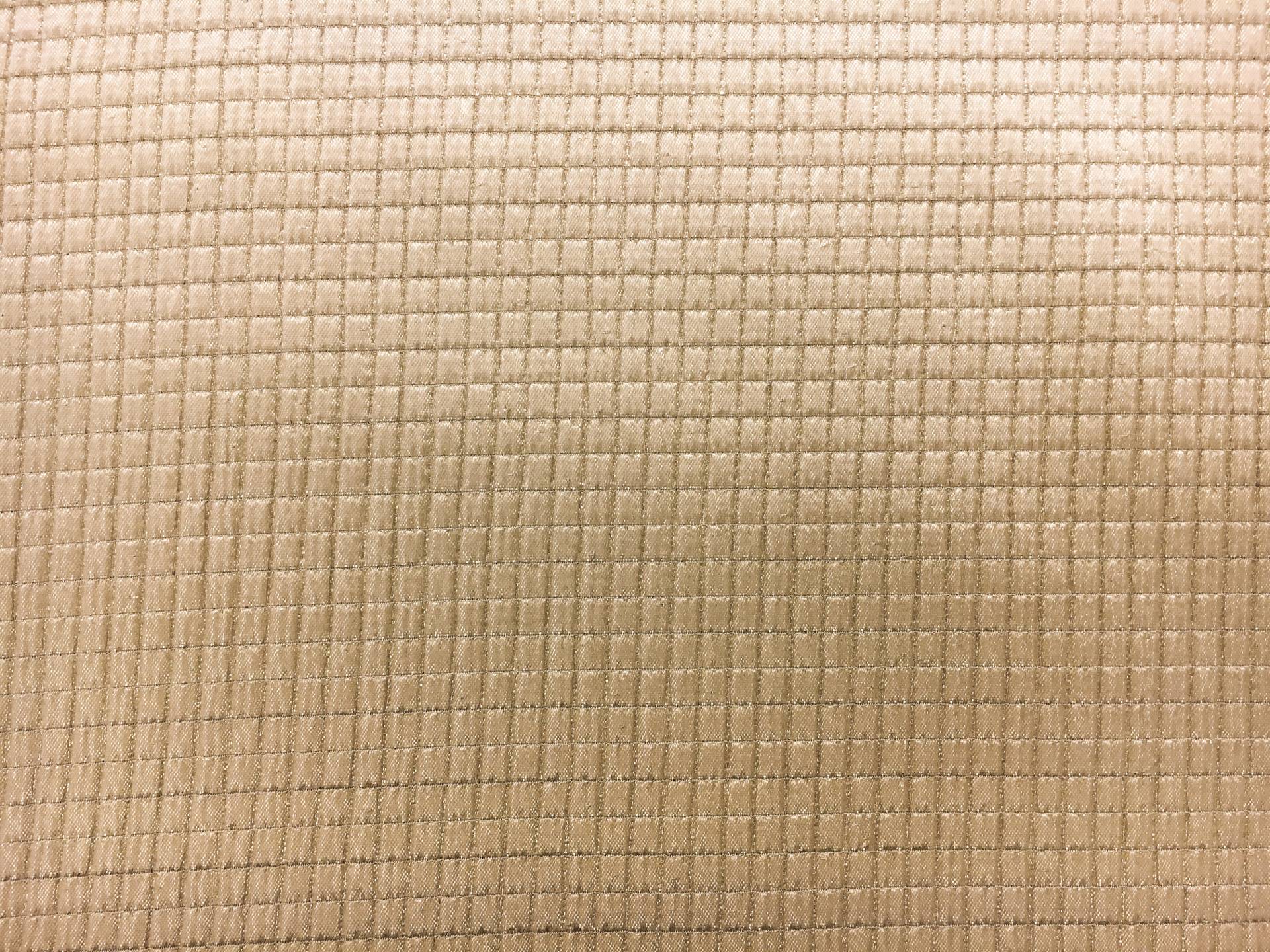 Matelassé with a Grid Pattern2