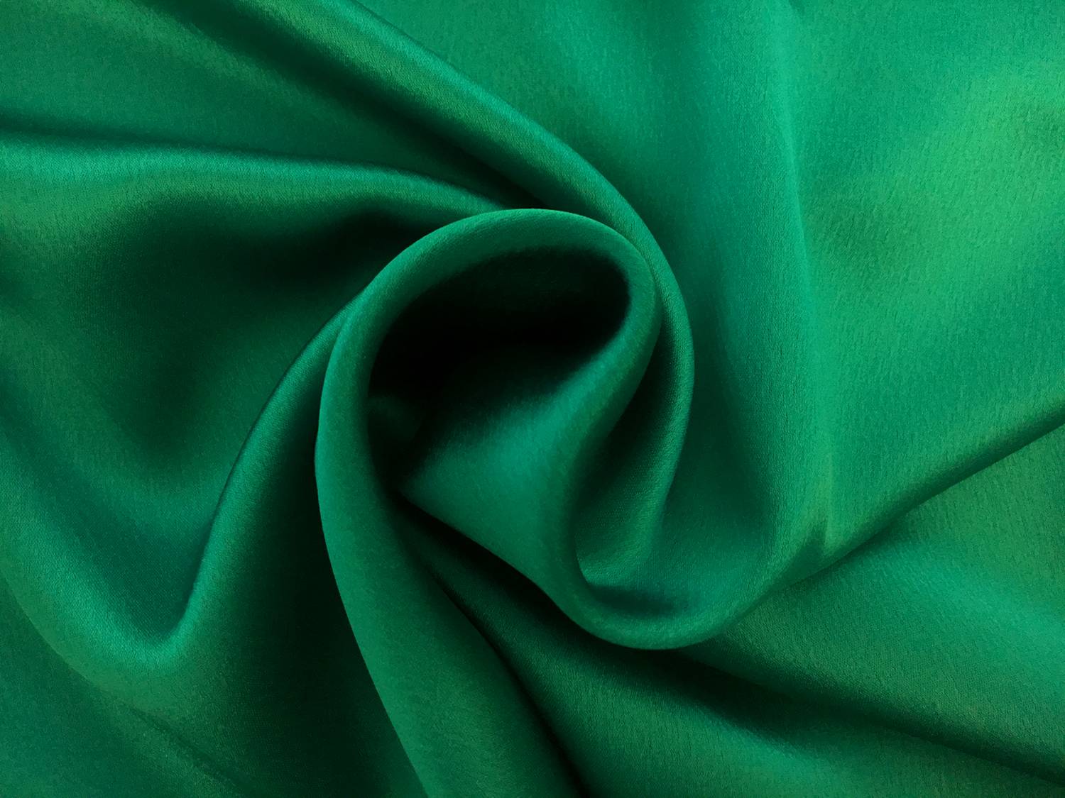 Triacetate Blend Crepe Back Satin in Emerald0
