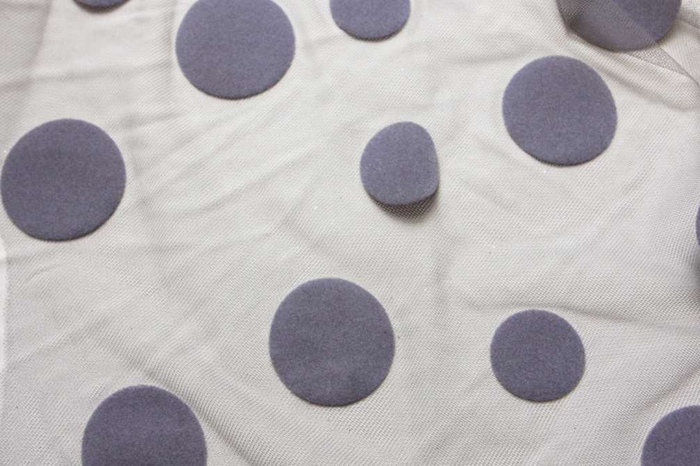 Flocked Dots on Illusion0