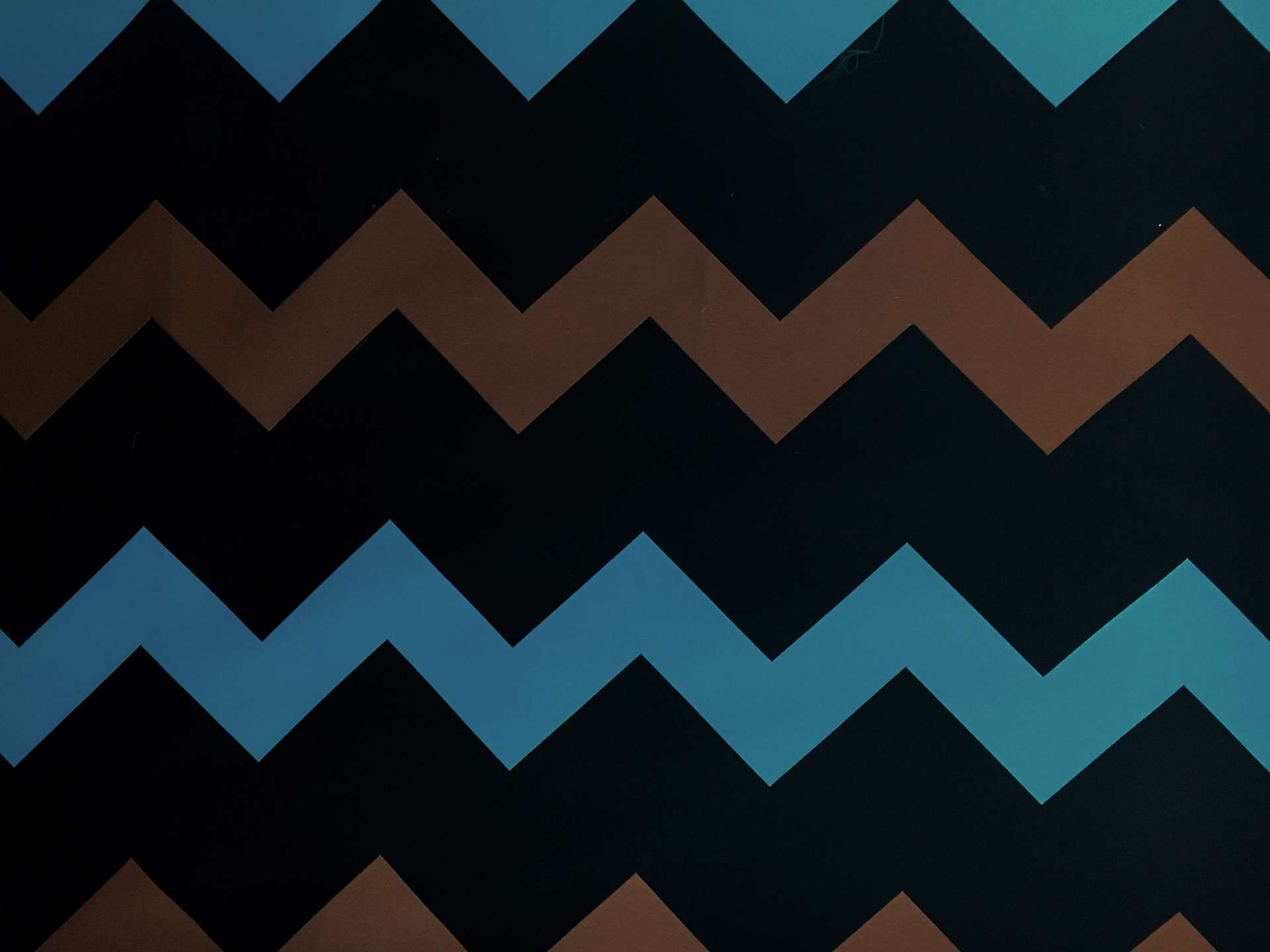 Geometric Zig Zag Silk and Polyester Blend Double Face Satin0