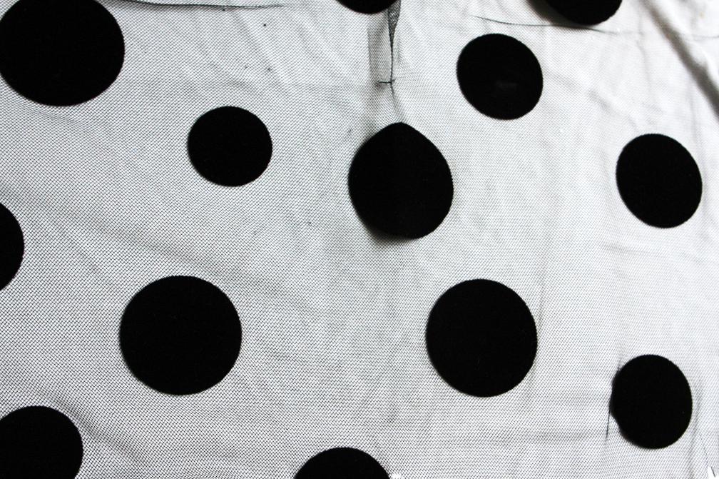 Flocked Dots on Illusion0