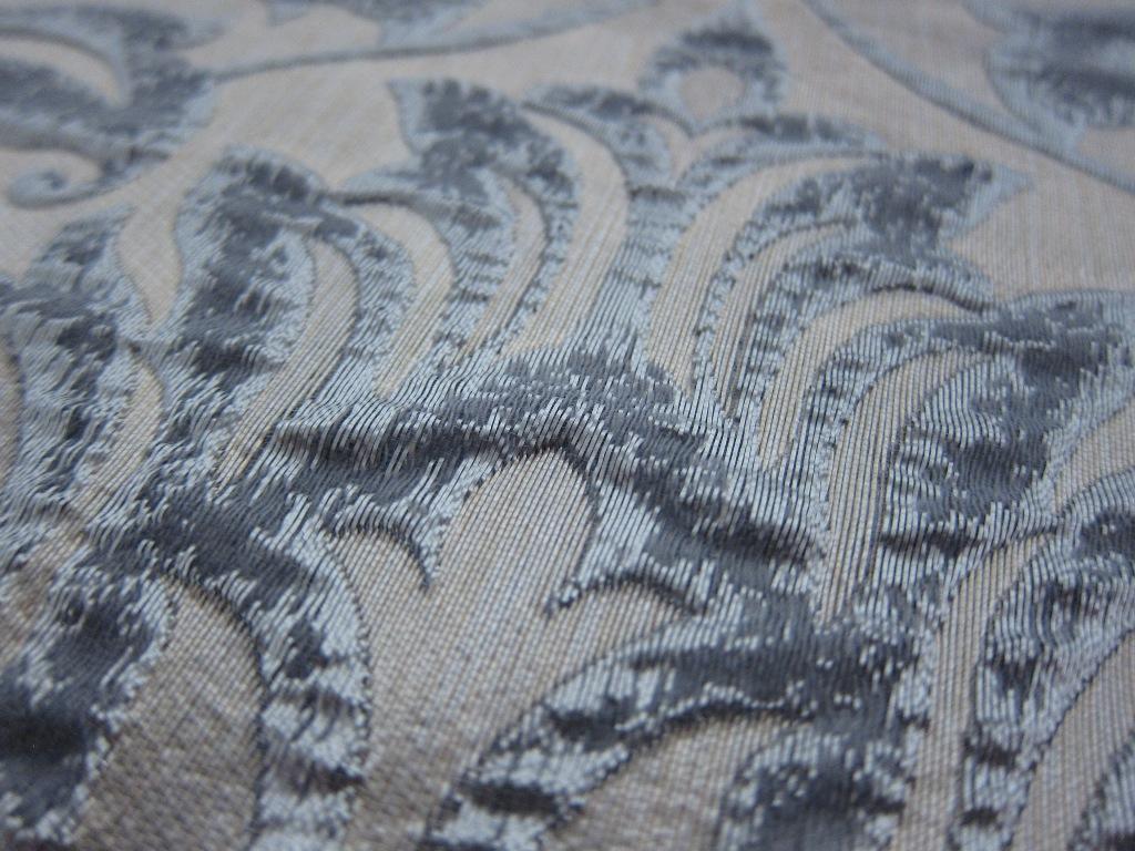 Poly Metallic Cloque2