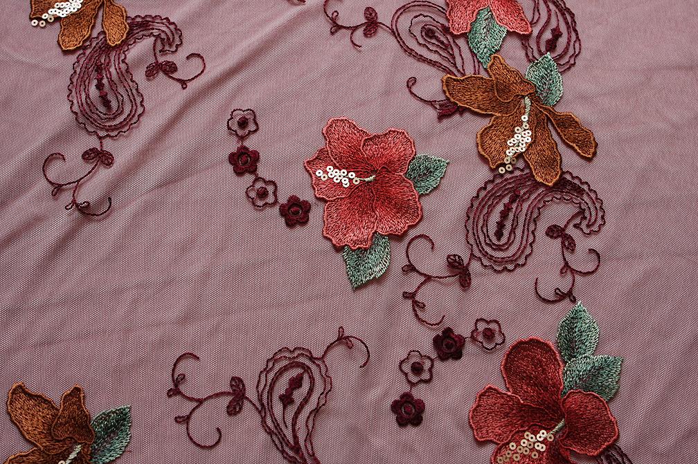 Embroidered Illusion0