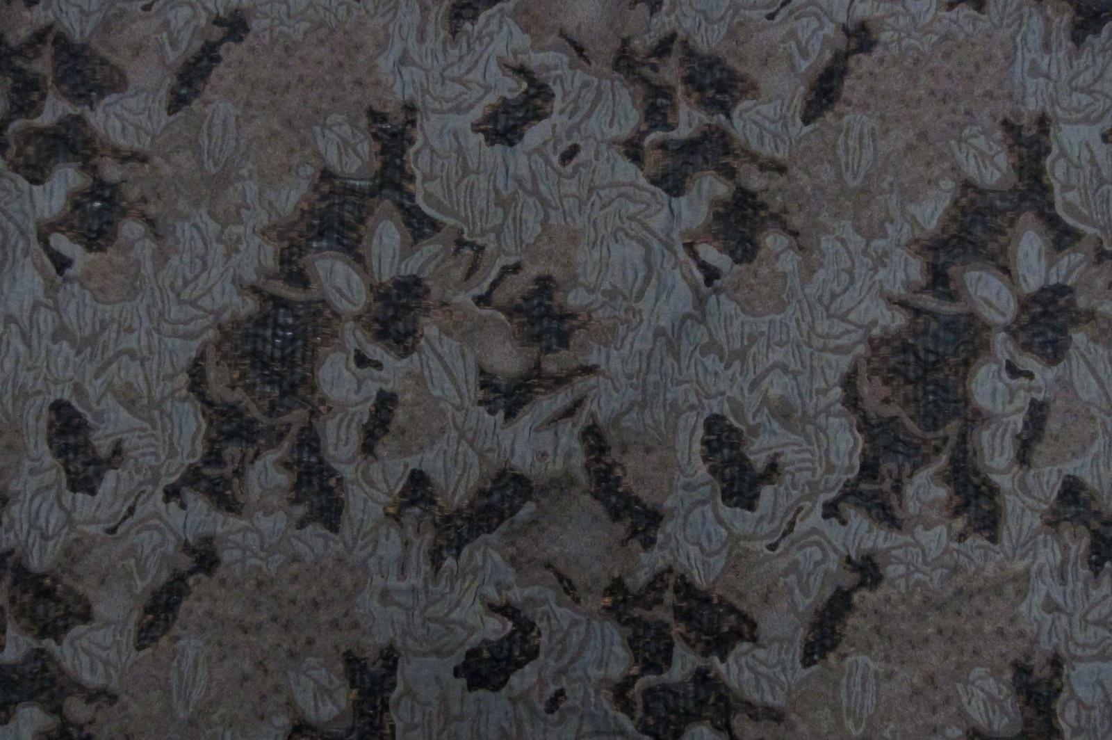 Silk Blend Metallic Cloqué0