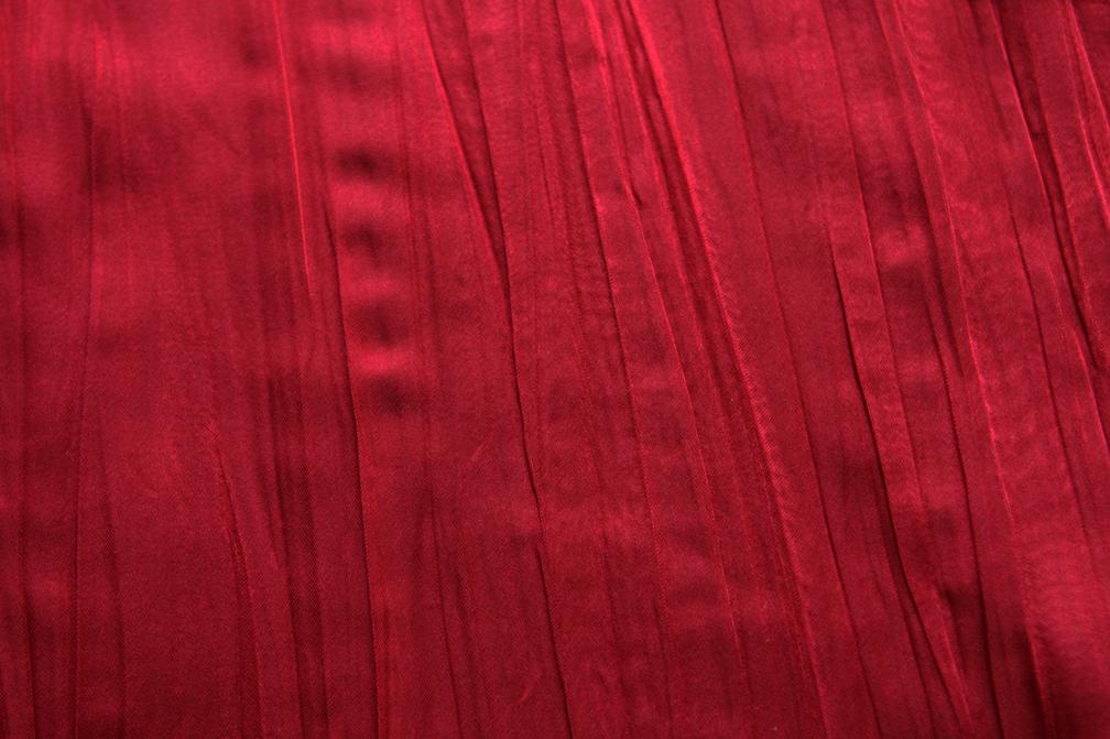 Crinkled Iridescent Rhodia Satin0