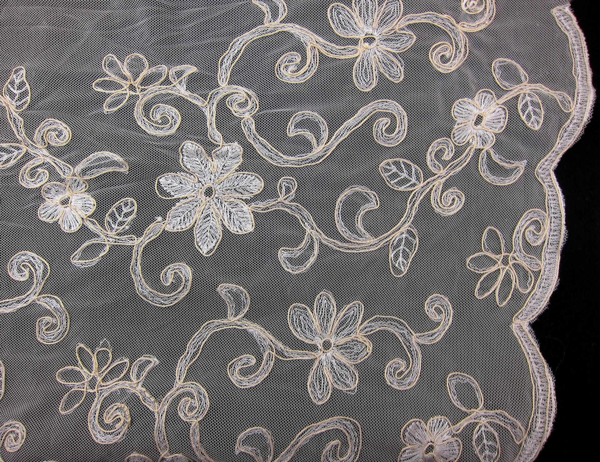 Embroidered Illusion0