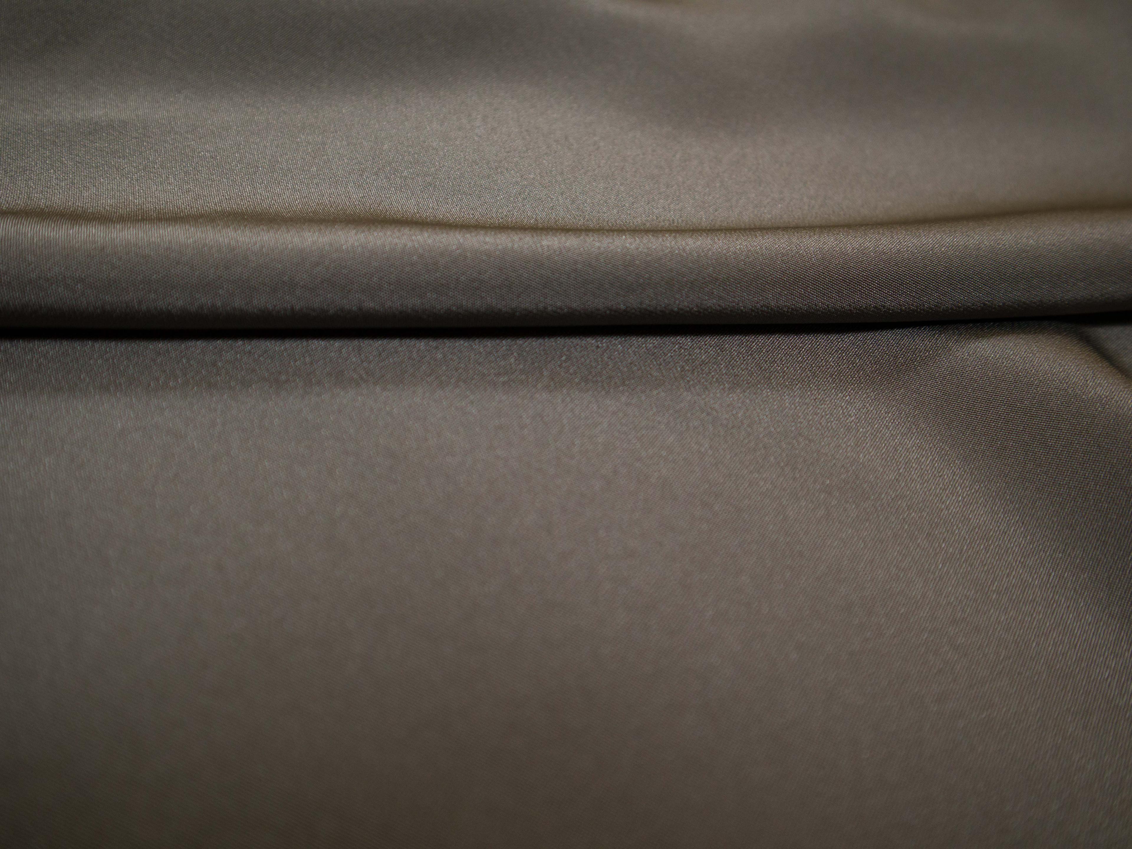 silk 4 ply crepe in metal- flat