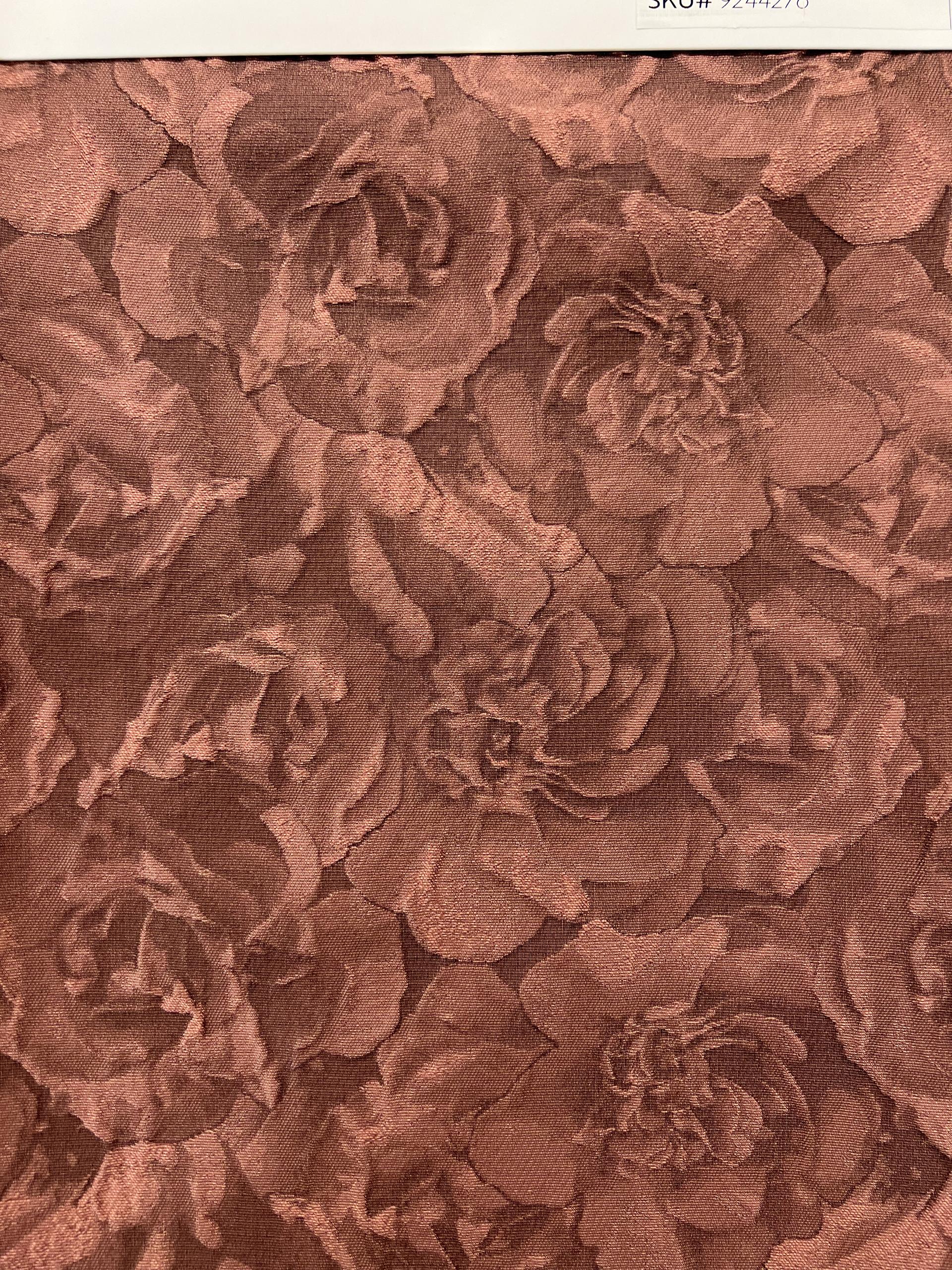 Polyester Matelassé in Dusty Rose