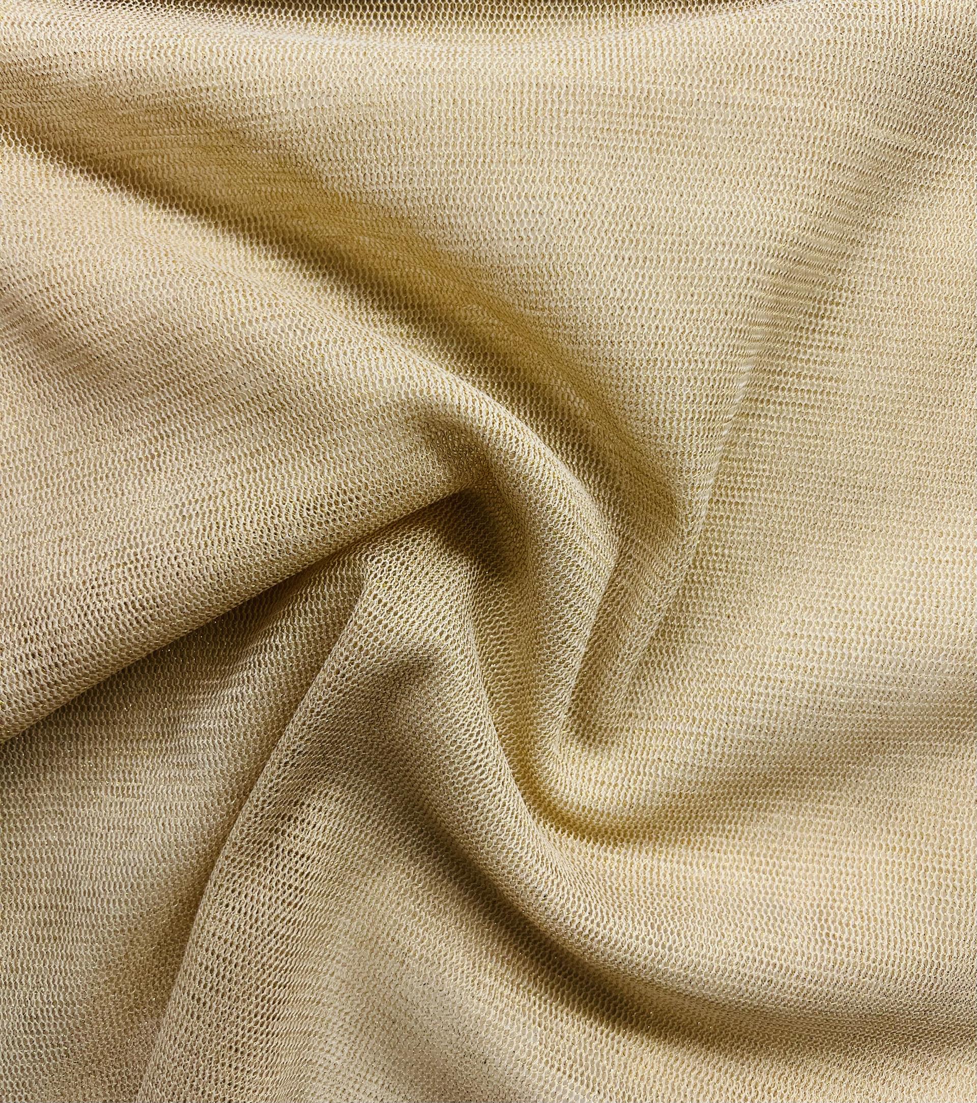 Metallic Illusion in Gold