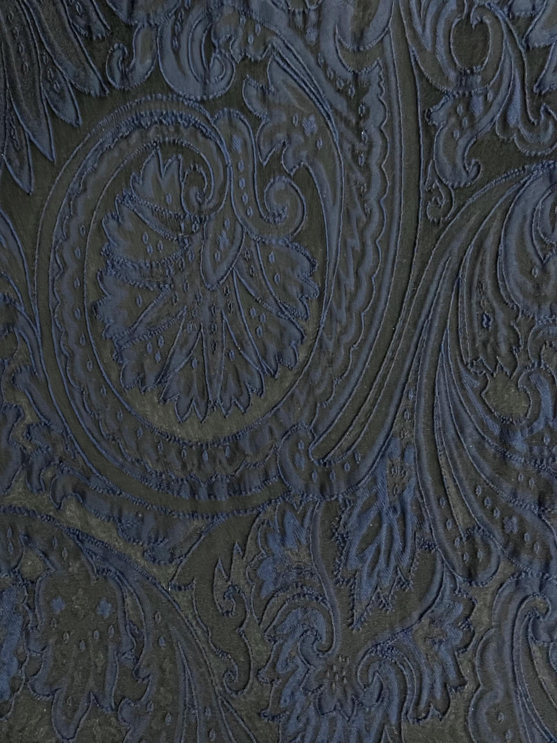 Paisley Brocade in Navy/Balck