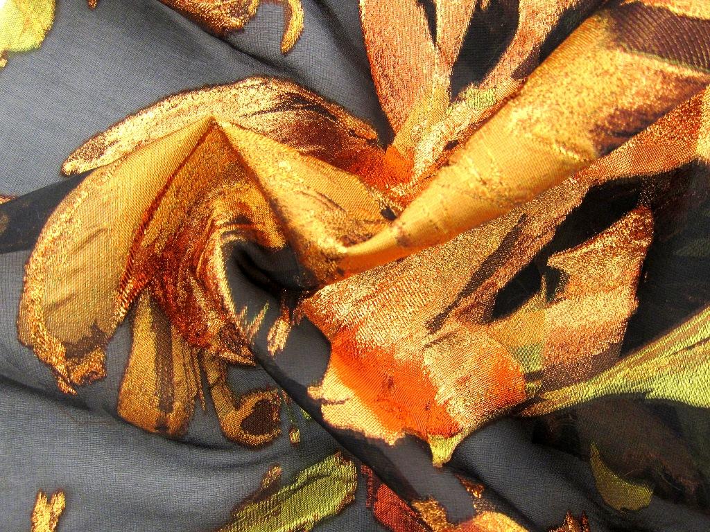 Silk Blend Organza Metallic Fil Coupe2