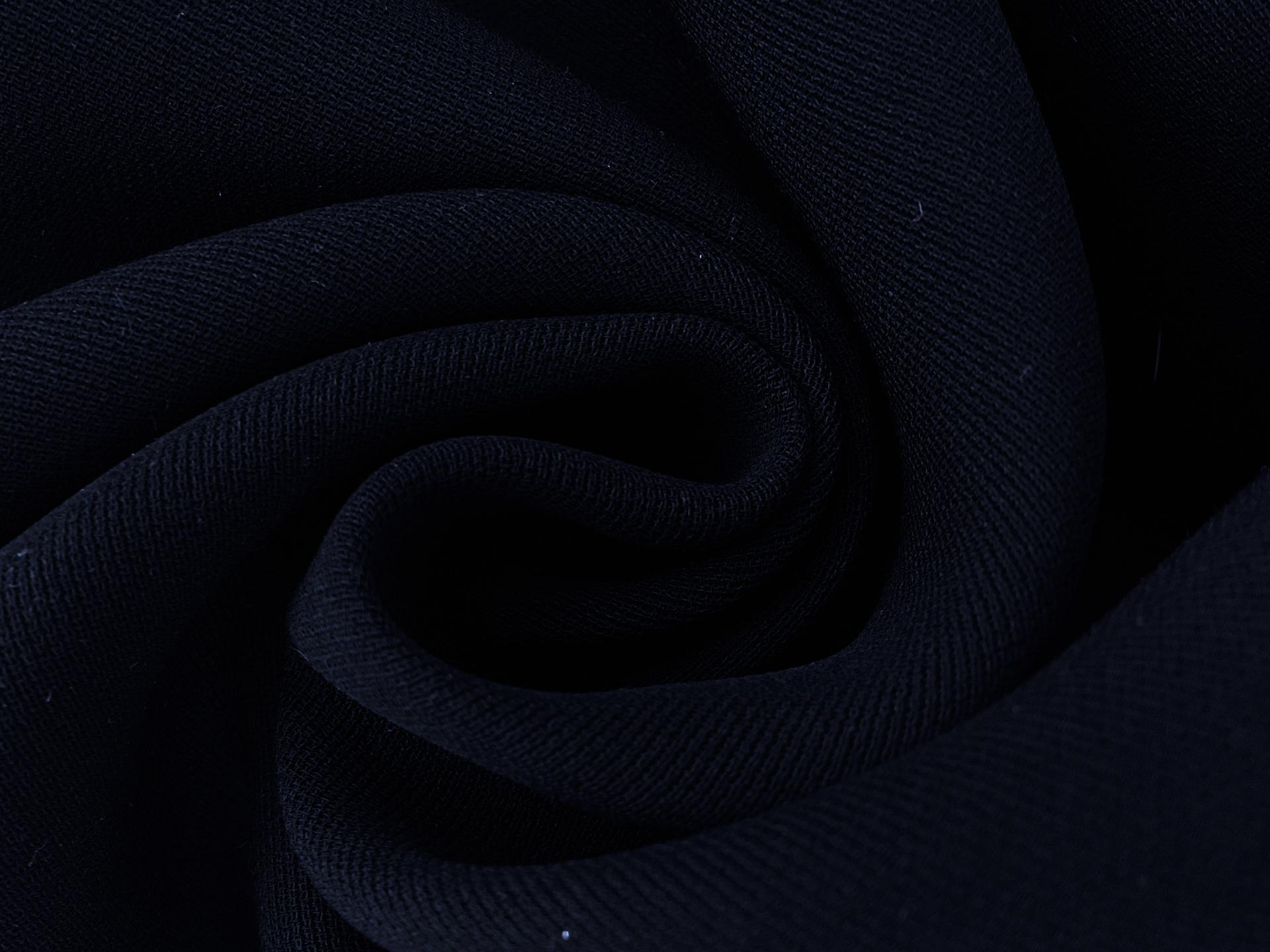 Viscose Crepe in Midnight Navy0