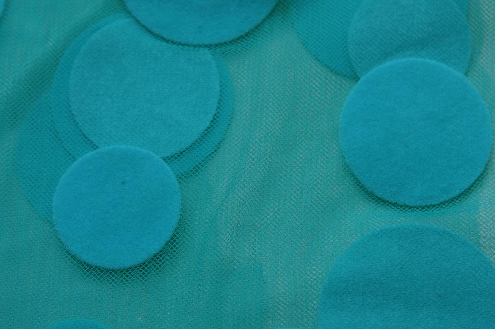 Flocked Dots on Illusion2