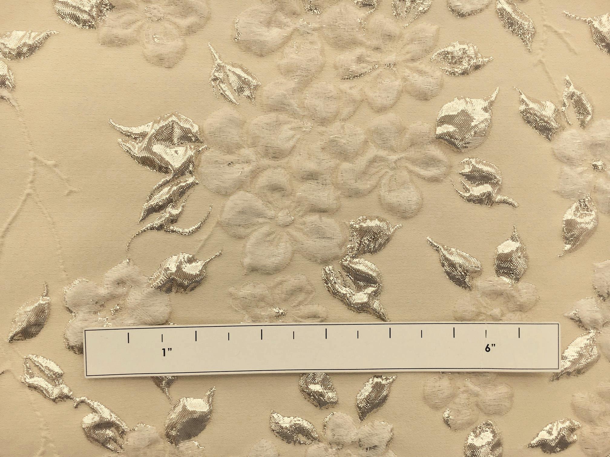 Silk Blend Matelassé with Flowers and Metallic Leaves1