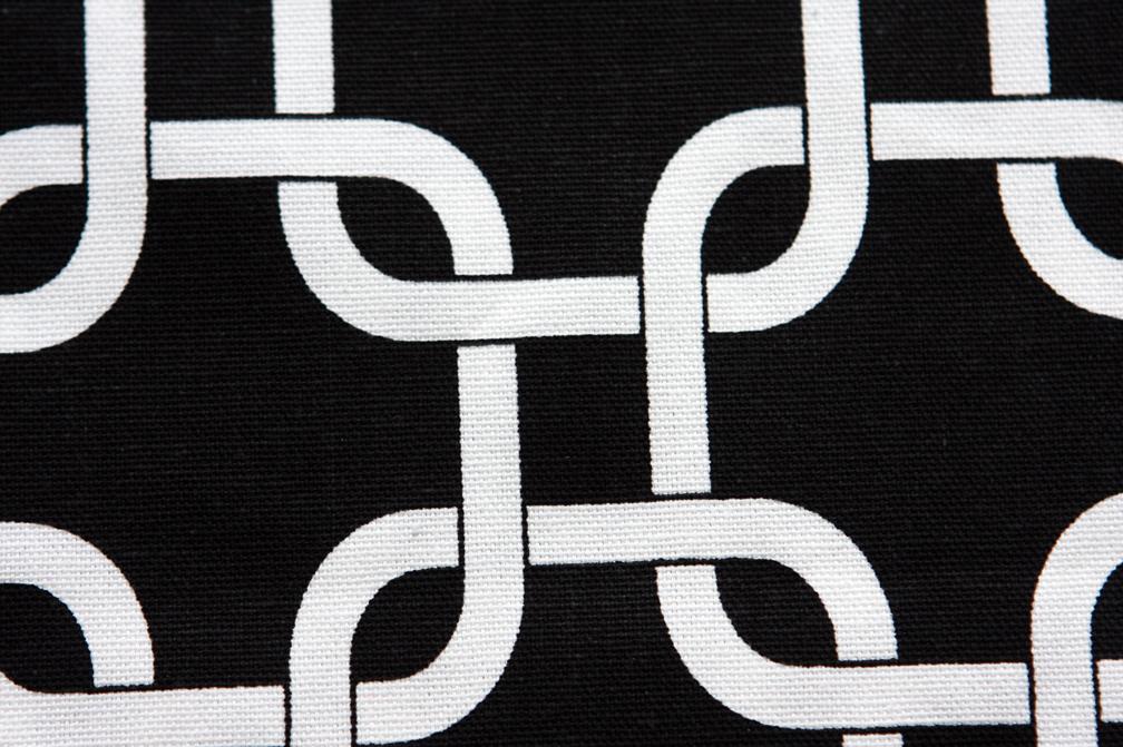 Cotton Canvas Geometric Knot Print2