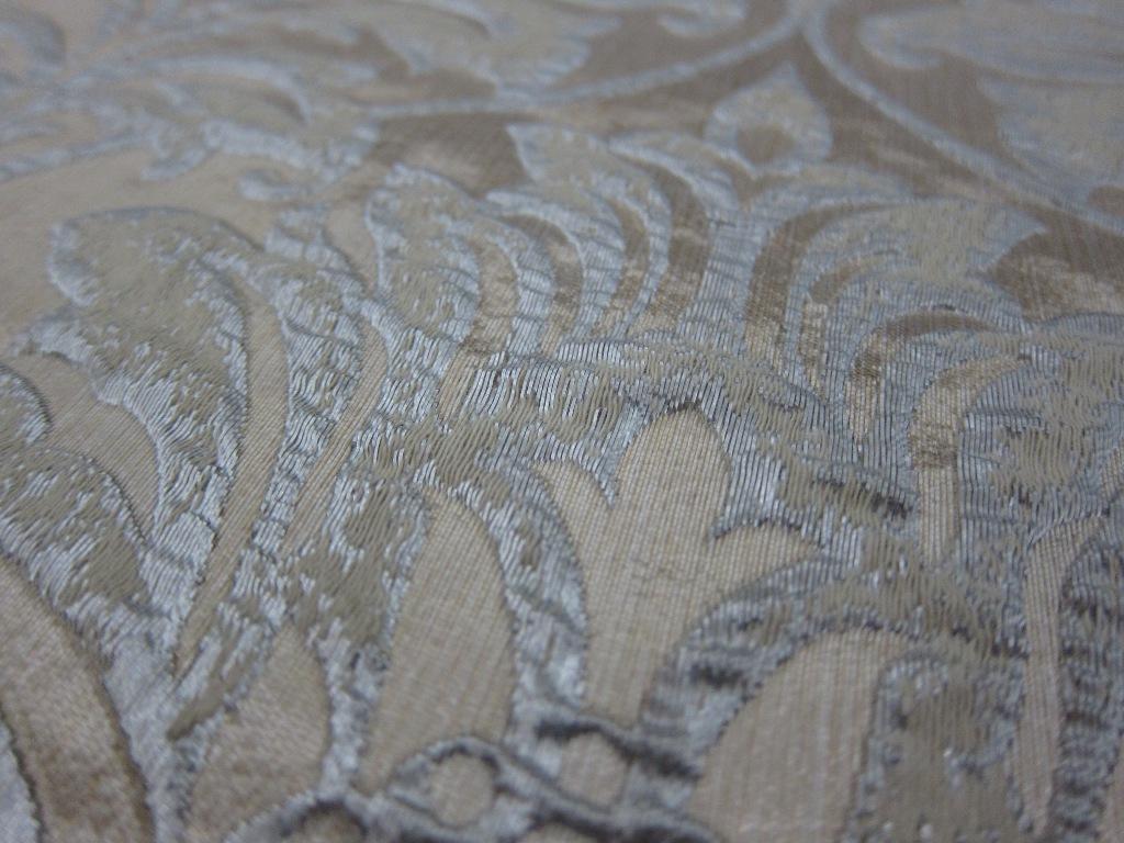 Poly Metallic Cloque2