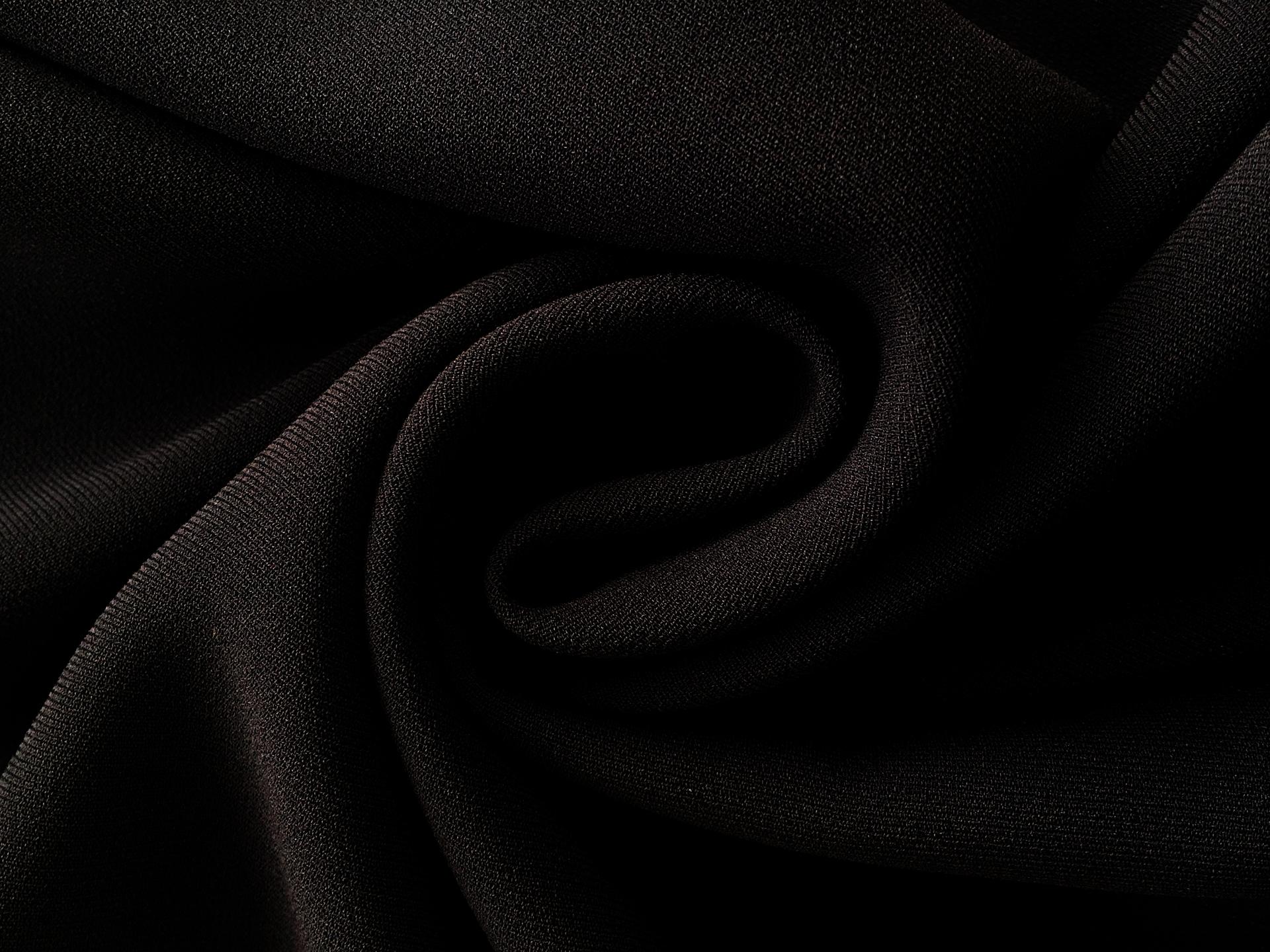 Sponge Crepe in Black0