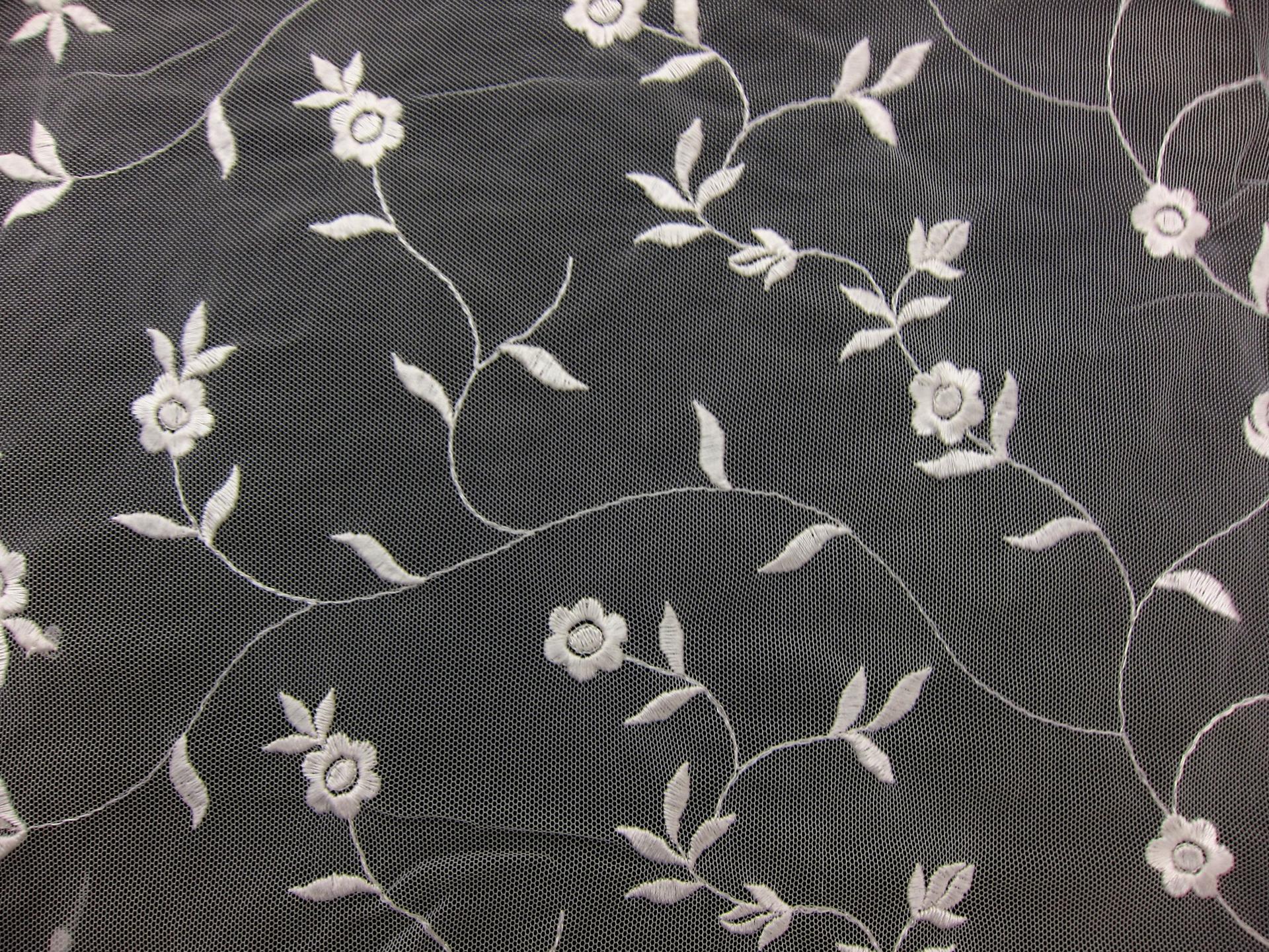 Embroidered Illusion0