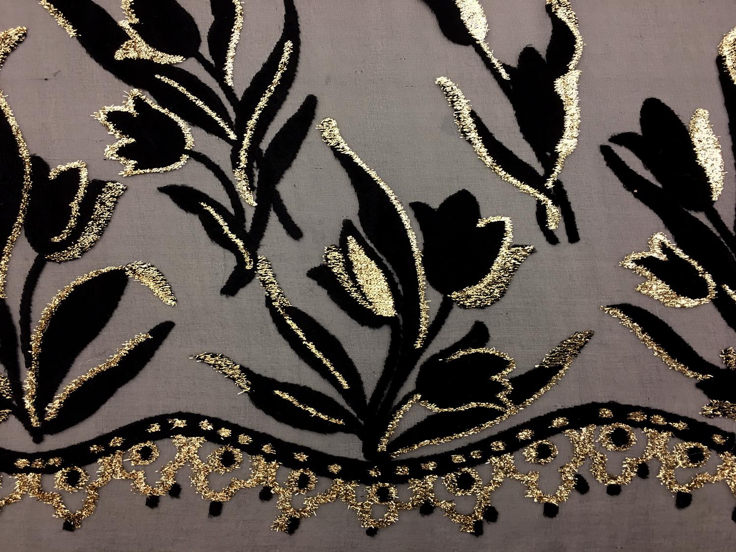 Silk Lurex Panné Burnout Velvet with Border Pattern3