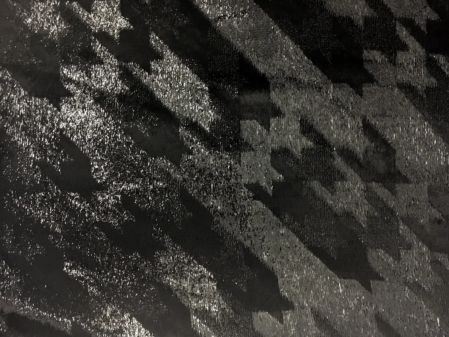 Silk and Lurex Panné Velvet with Houndstooth0