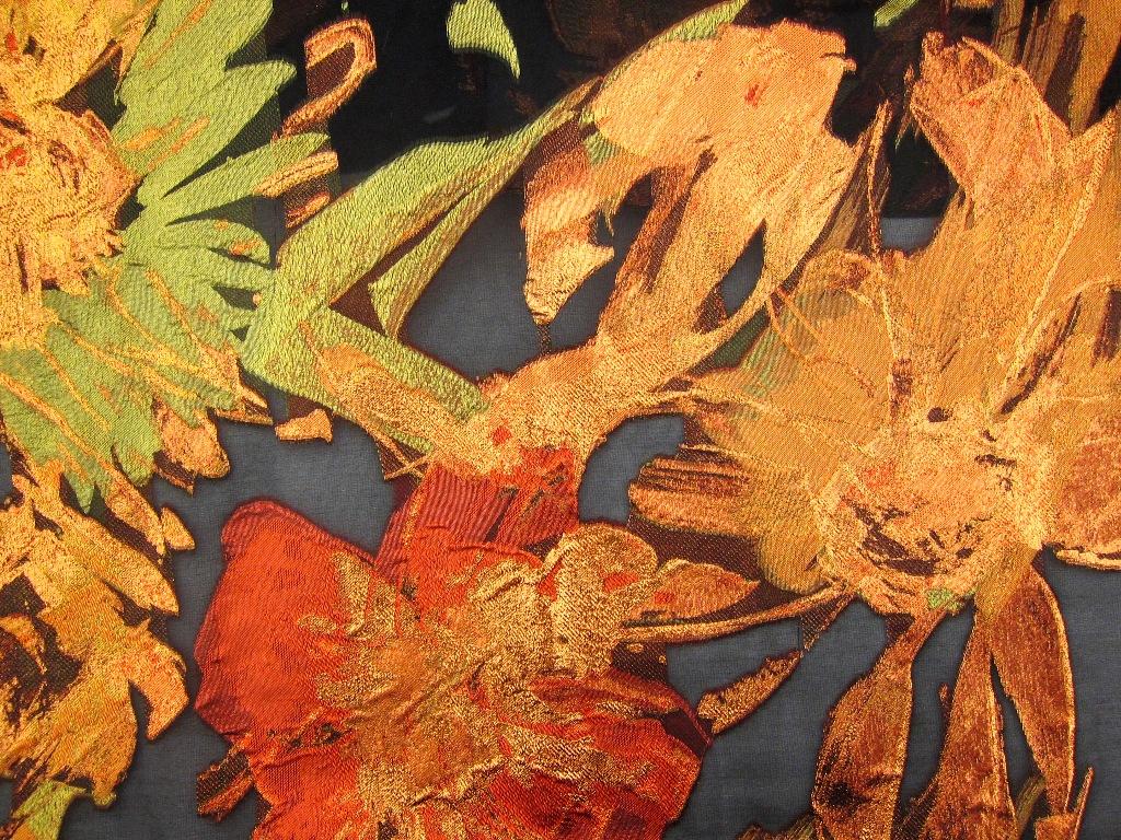 Silk Blend Organza Metallic Fil Coupe0