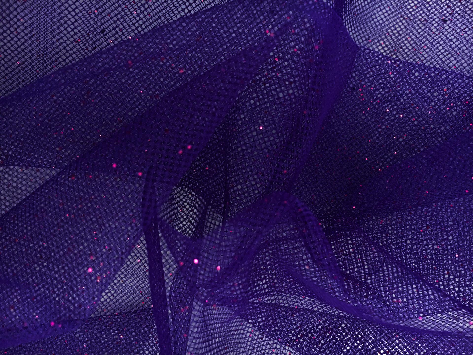 Metallic Illusion in Violet