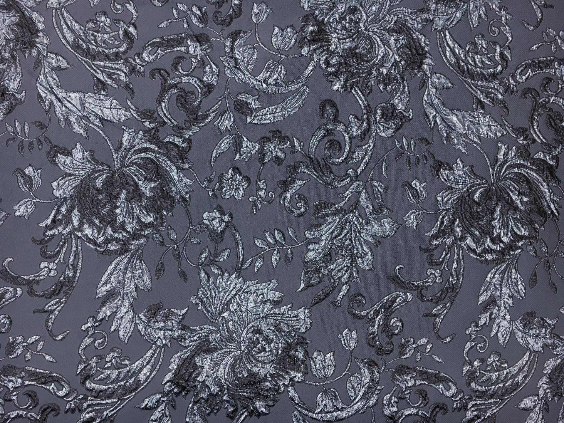 Floral and Paisley Pattern Silk Blend Metallic Cloqué Brocade