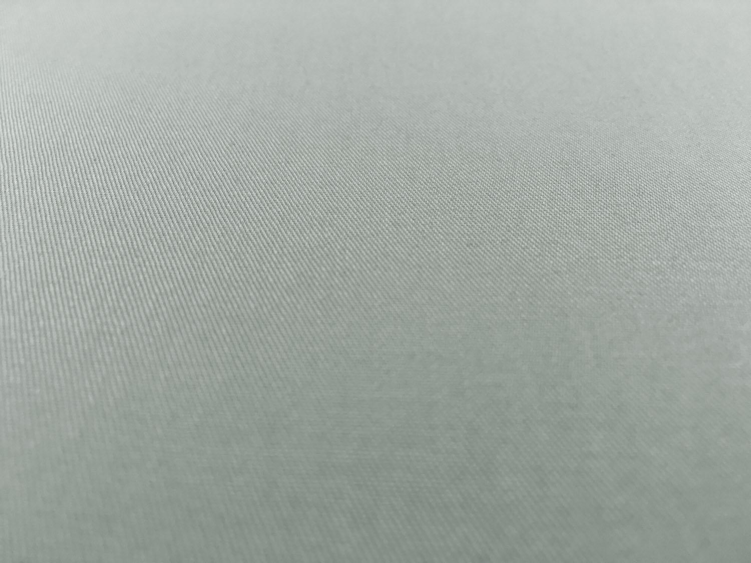 Combed Cotton Fineline Twill in Fog0