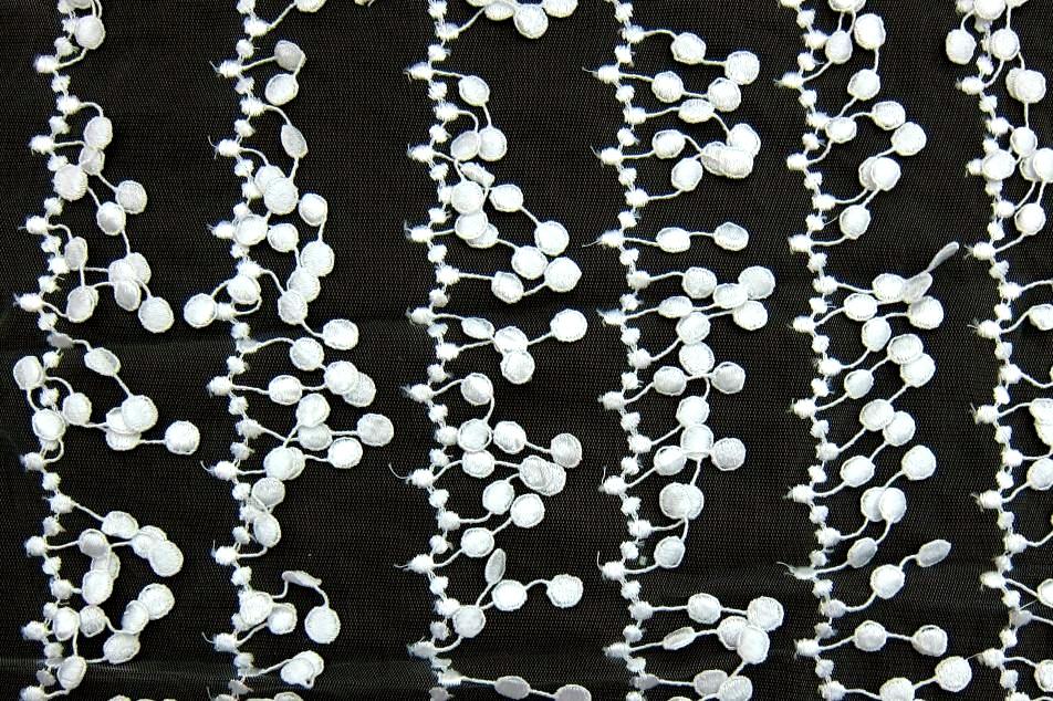 Novelty Embroidered Illusion0