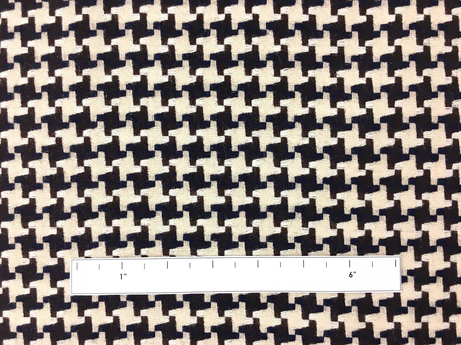 Italian Virgin Wool Novelty Houndstooth1