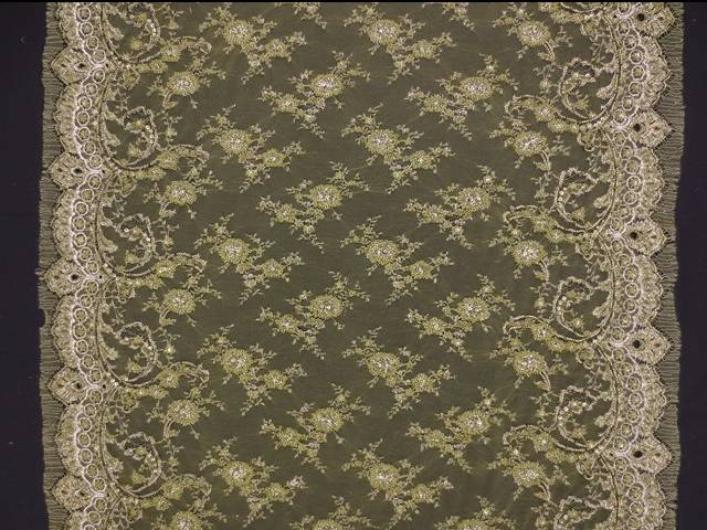 Beaded Metallic Chantilly Lace3